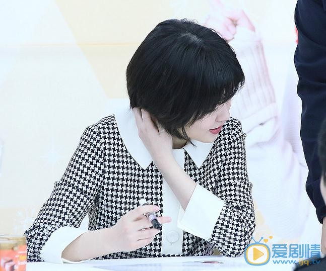 沈恩京签售会 沈恩京高清写真_沈恩京高清剧照