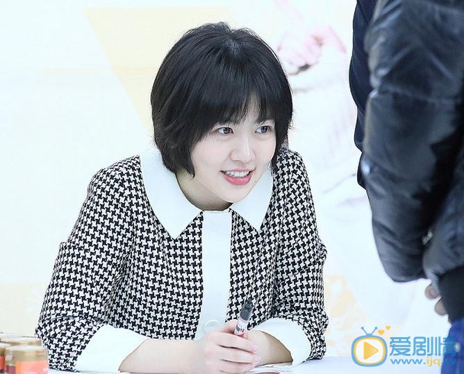 沈恩京签售会 沈恩京高清写真_沈恩京高清剧照