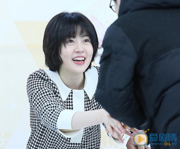 沈恩京签售会 沈恩京高清写真_沈恩京高清剧照