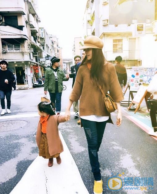 伊能静和女儿合照 伊能静高清写真_伊能静高清剧照