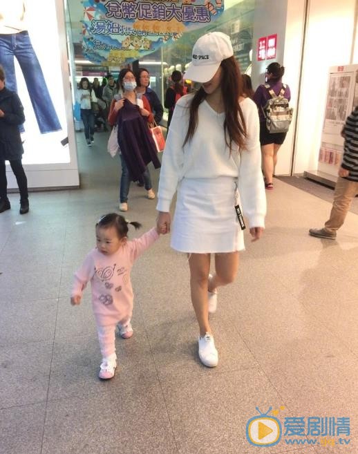 伊能静和女儿合照 伊能静高清写真_伊能静高清剧照