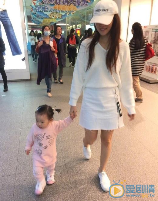 伊能静和女儿合照 伊能静高清写真_伊能静高清剧照