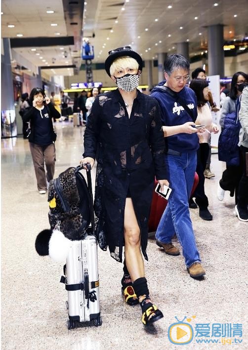 陈志朋辣眼睛街拍 陈志朋高清写真_陈志朋高清剧照