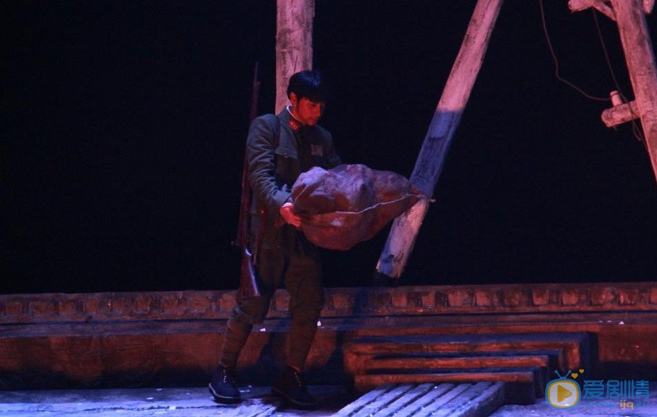 陈志朋《无处安放》话剧照 陈志朋高清写真_陈志朋高清剧照