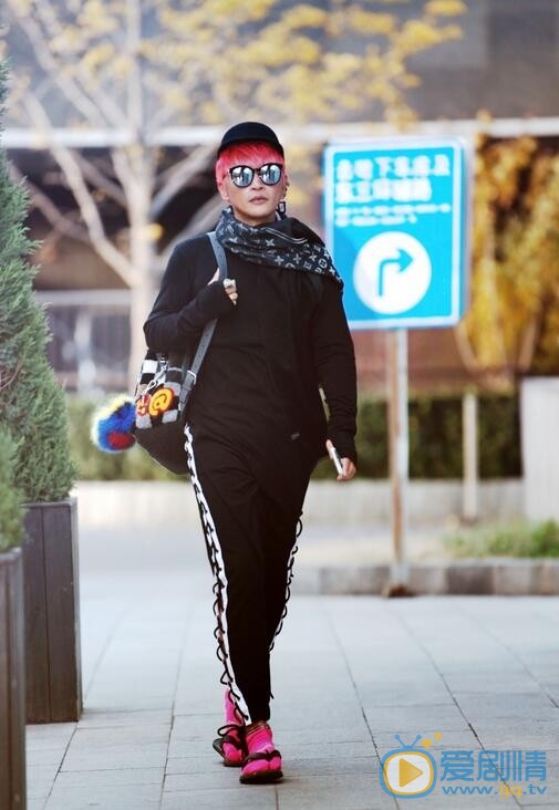 陈志朋辣眼睛街拍 陈志朋高清写真_陈志朋高清剧照