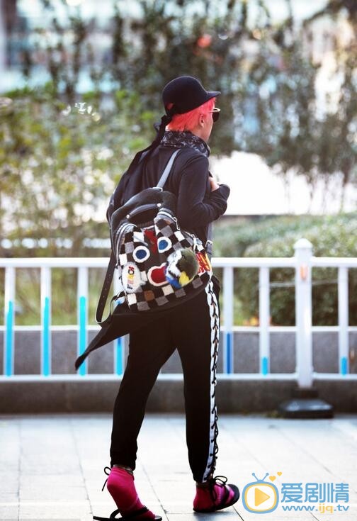 陈志朋辣眼睛街拍 陈志朋高清写真_陈志朋高清剧照