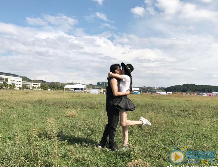 邹市明和妻子合照写真 邹市明高清写真_邹市明高清剧照