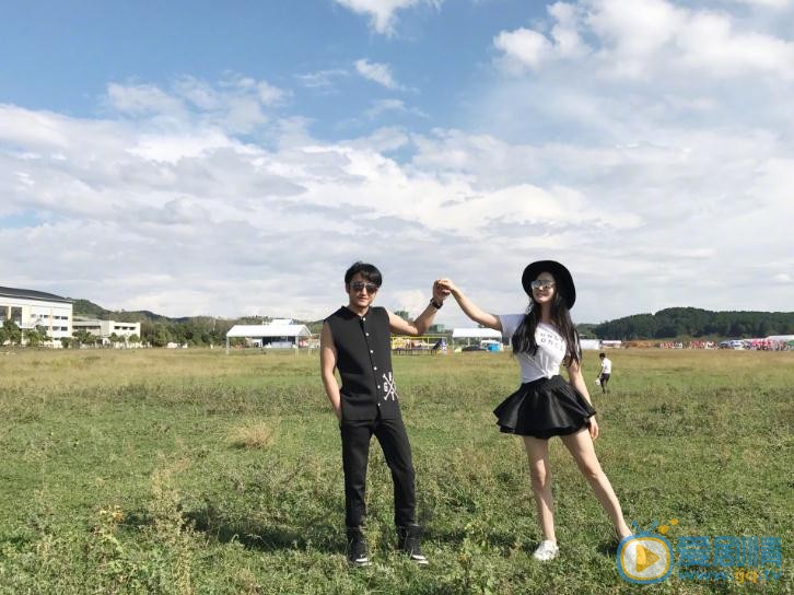 邹市明和妻子合照写真 邹市明高清写真_邹市明高清剧照