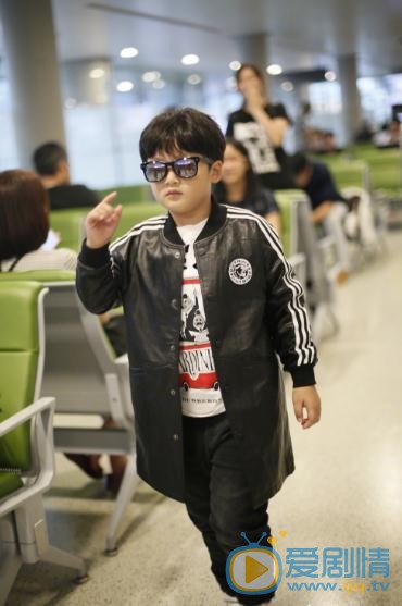 邹市明儿子邹明轩照 邹市明高清写真_邹市明高清剧照