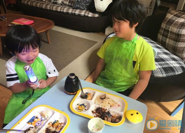 邹市明儿子邹明轩照 邹市明高清写真_邹市明高清剧照