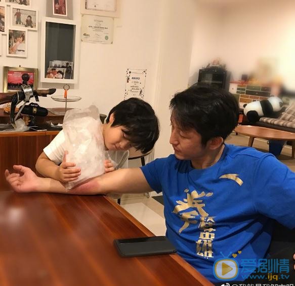 邹市明儿子邹明轩照 邹市明高清写真_邹市明高清剧照