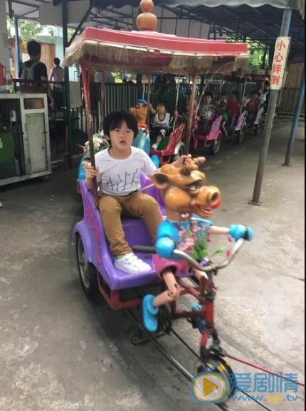 邹市明儿子邹明轩照 邹市明高清写真_邹市明高清剧照