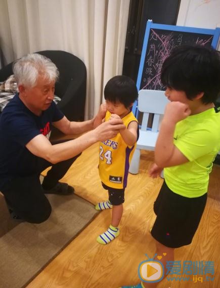 邹市明儿子邹明轩照 邹市明高清写真_邹市明高清剧照