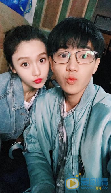 王子璇与人合照 王子璇高清写真_王子璇高清剧照