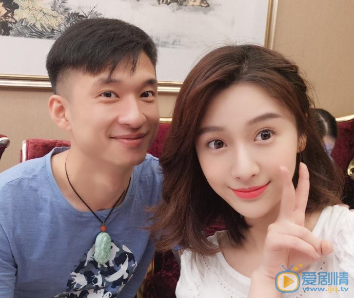 王子璇与人合照 王子璇高清写真_王子璇高清剧照