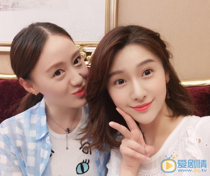 王子璇与人合照 王子璇高清写真_王子璇高清剧照