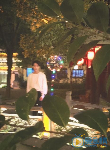 方泰贤街拍写真 方泰贤高清写真_方泰贤高清剧照