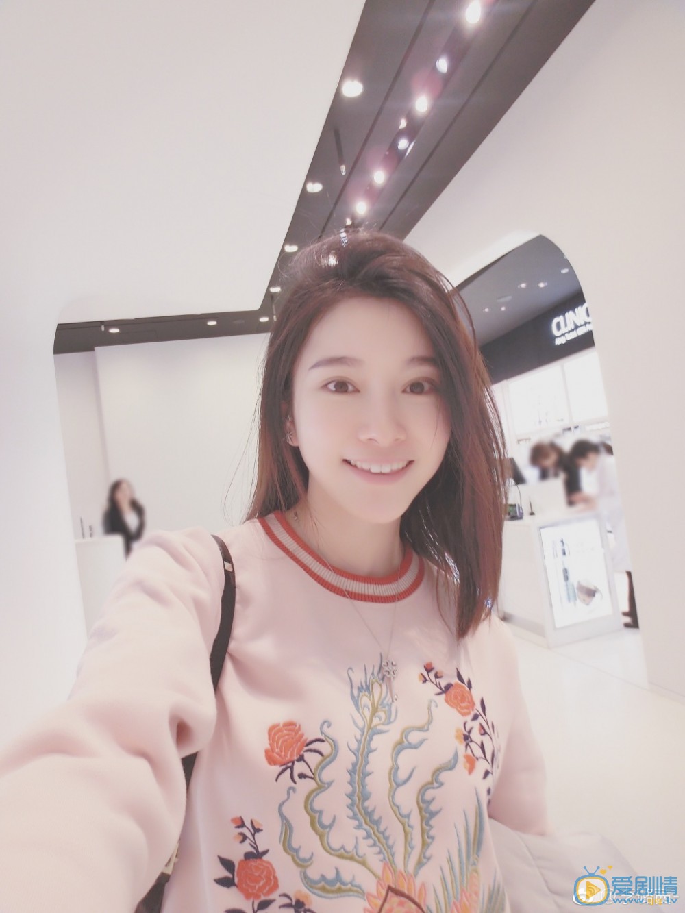 李璐茜街拍写真 李璐茜高清写真_李璐茜高清剧照