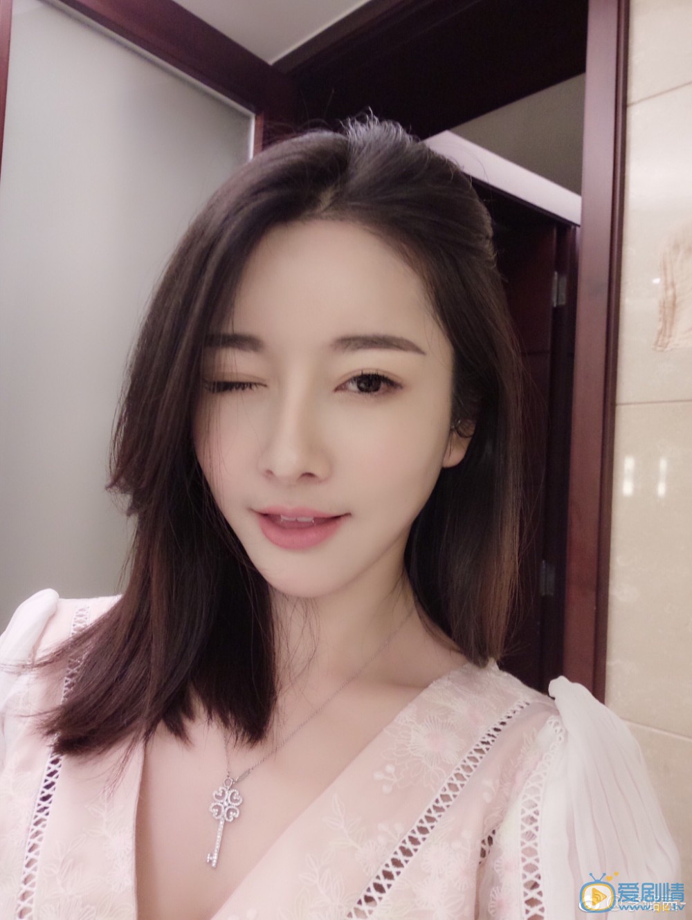 李璐茜街拍写真 李璐茜高清写真_李璐茜高清剧照