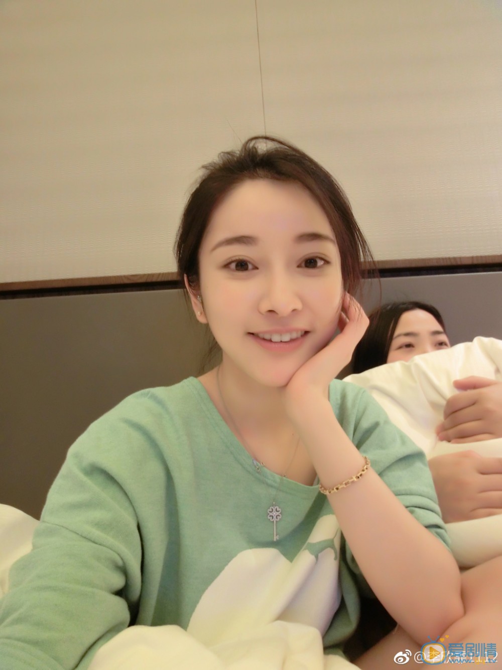 李璐茜街拍写真 李璐茜高清写真_李璐茜高清剧照
