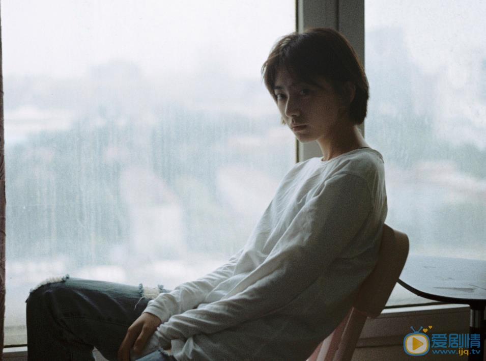 王若珊唯美街拍照 王若珊高清写真_王若珊高清剧照