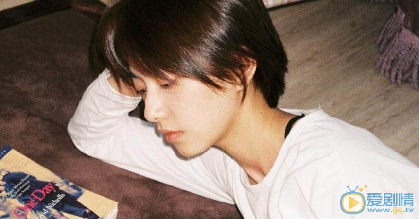王若珊唯美街拍照 王若珊高清写真_王若珊高清剧照
