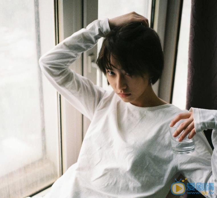 王若珊唯美街拍照 王若珊高清写真_王若珊高清剧照