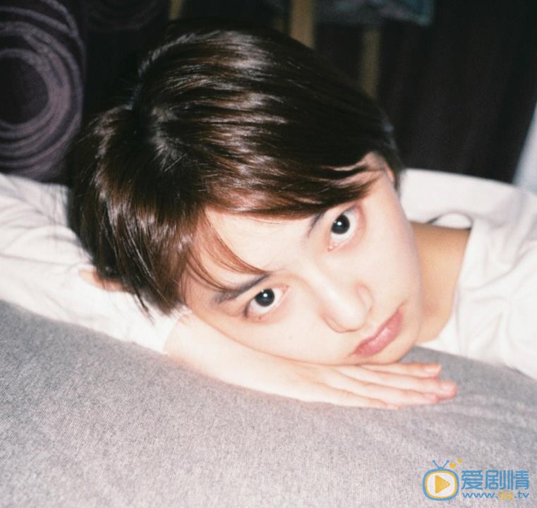 王若珊唯美街拍照 王若珊高清写真_王若珊高清剧照