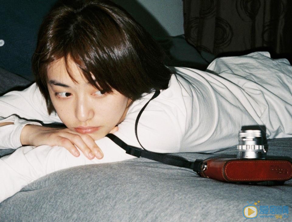王若珊唯美街拍照 王若珊高清写真_王若珊高清剧照