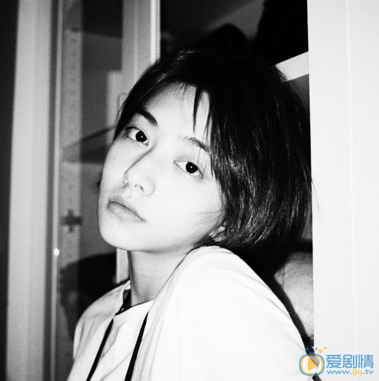 王若珊唯美街拍照 王若珊高清写真_王若珊高清剧照