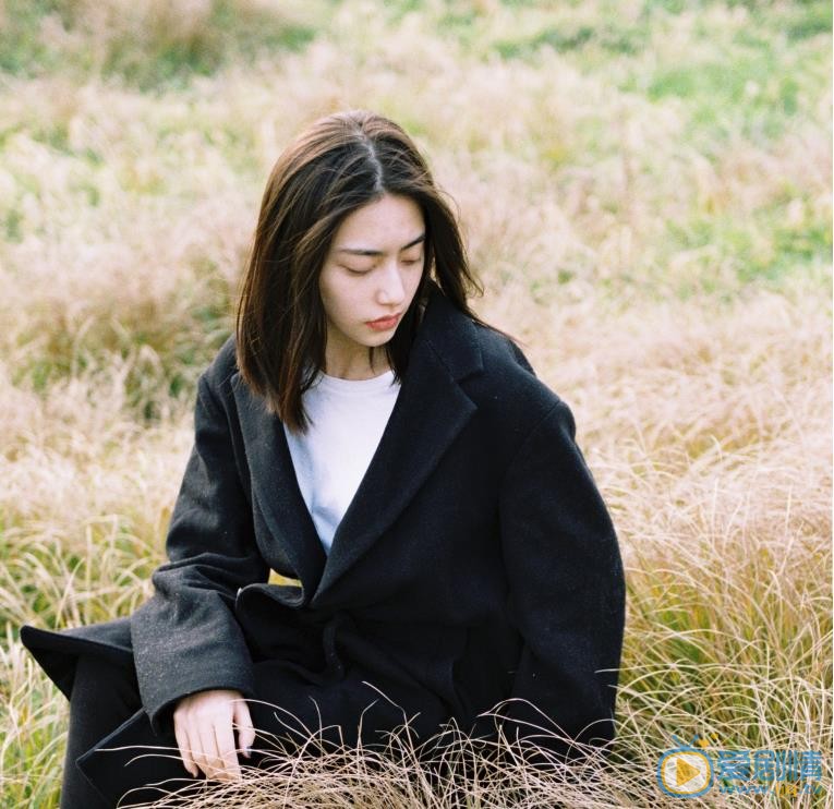 王若珊唯美街拍照 王若珊高清写真_王若珊高清剧照