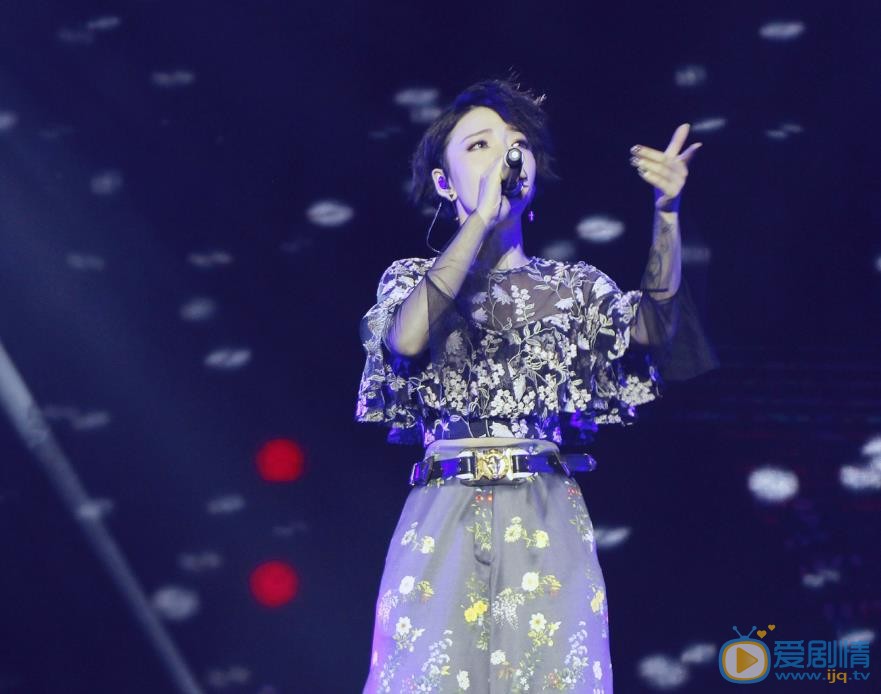 吴莫愁演唱会 吴莫愁高清写真_吴莫愁高清剧照