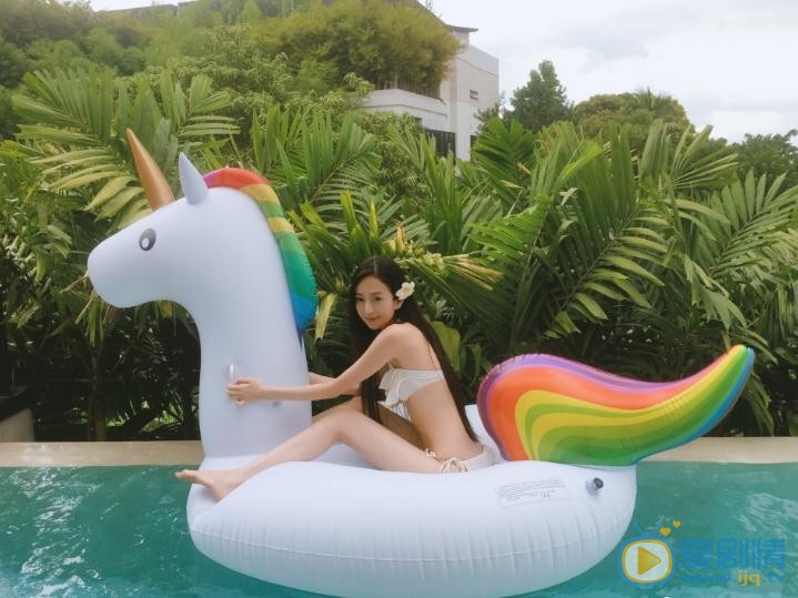 杨雁翎旅行写真 杨雁翎高清写真_杨雁翎高清剧照