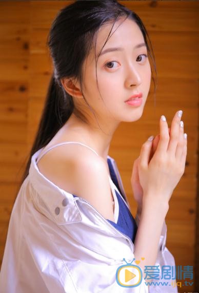 杨雁翎青春写真
