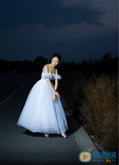 杨雁翎俏丽写真 杨雁翎高清写真_杨雁翎高清剧照