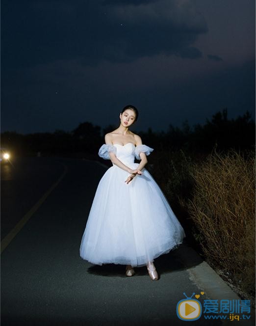 杨雁翎俏丽写真 杨雁翎高清写真_杨雁翎高清剧照