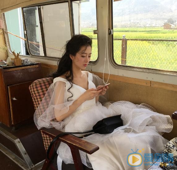 杨雁翎俏丽写真 杨雁翎高清写真_杨雁翎高清剧照