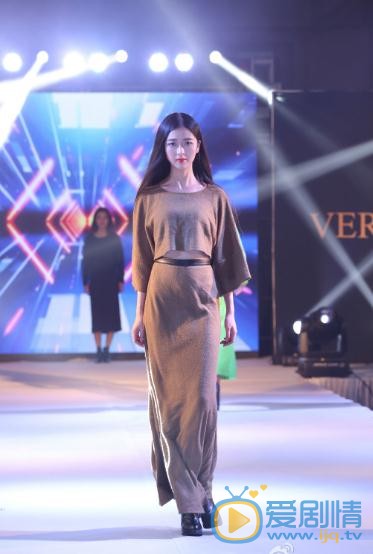 杨雁翎俏丽写真 杨雁翎高清写真_杨雁翎高清剧照
