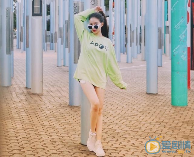 沈韵菲夏日街拍 沈韵菲高清写真_沈韵菲高清剧照