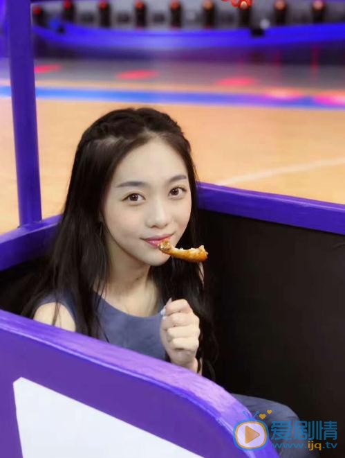王倩街拍写真 王倩高清写真_王倩高清剧照