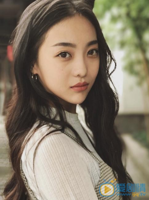 王倩街拍写真 王倩高清写真_王倩高清剧照