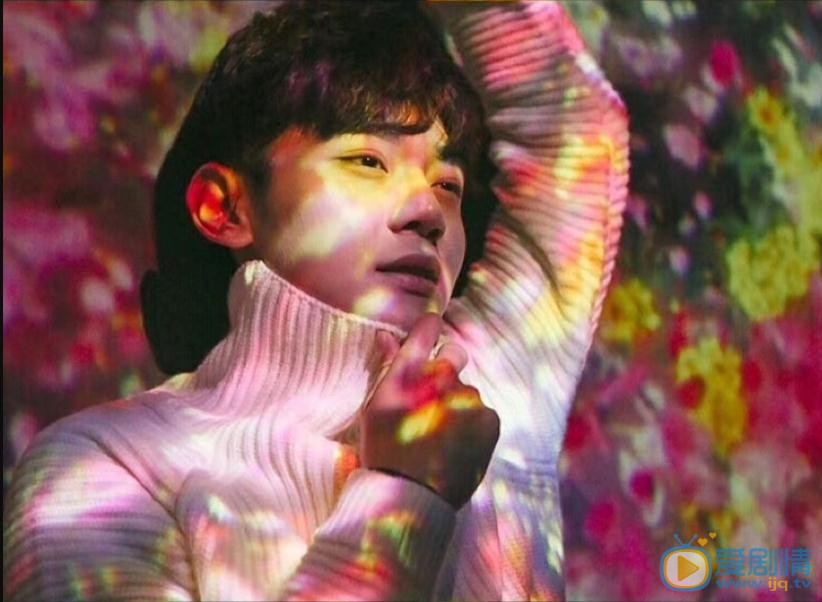 佘天翊青春写真 佘天翊高清写真_佘天翊高清剧照