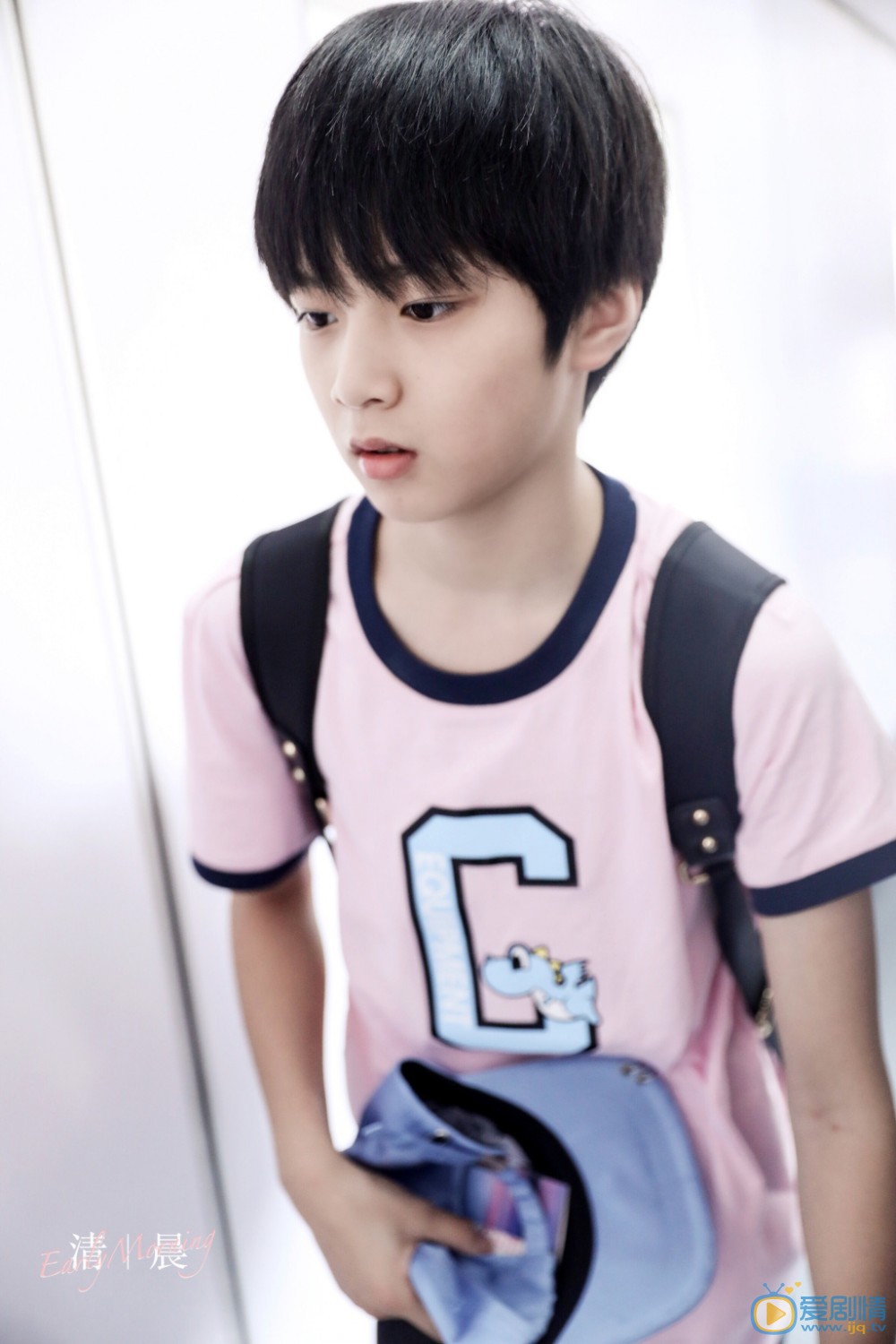 刘耀文街拍照写真 刘耀文高清写真_刘耀文高清剧照