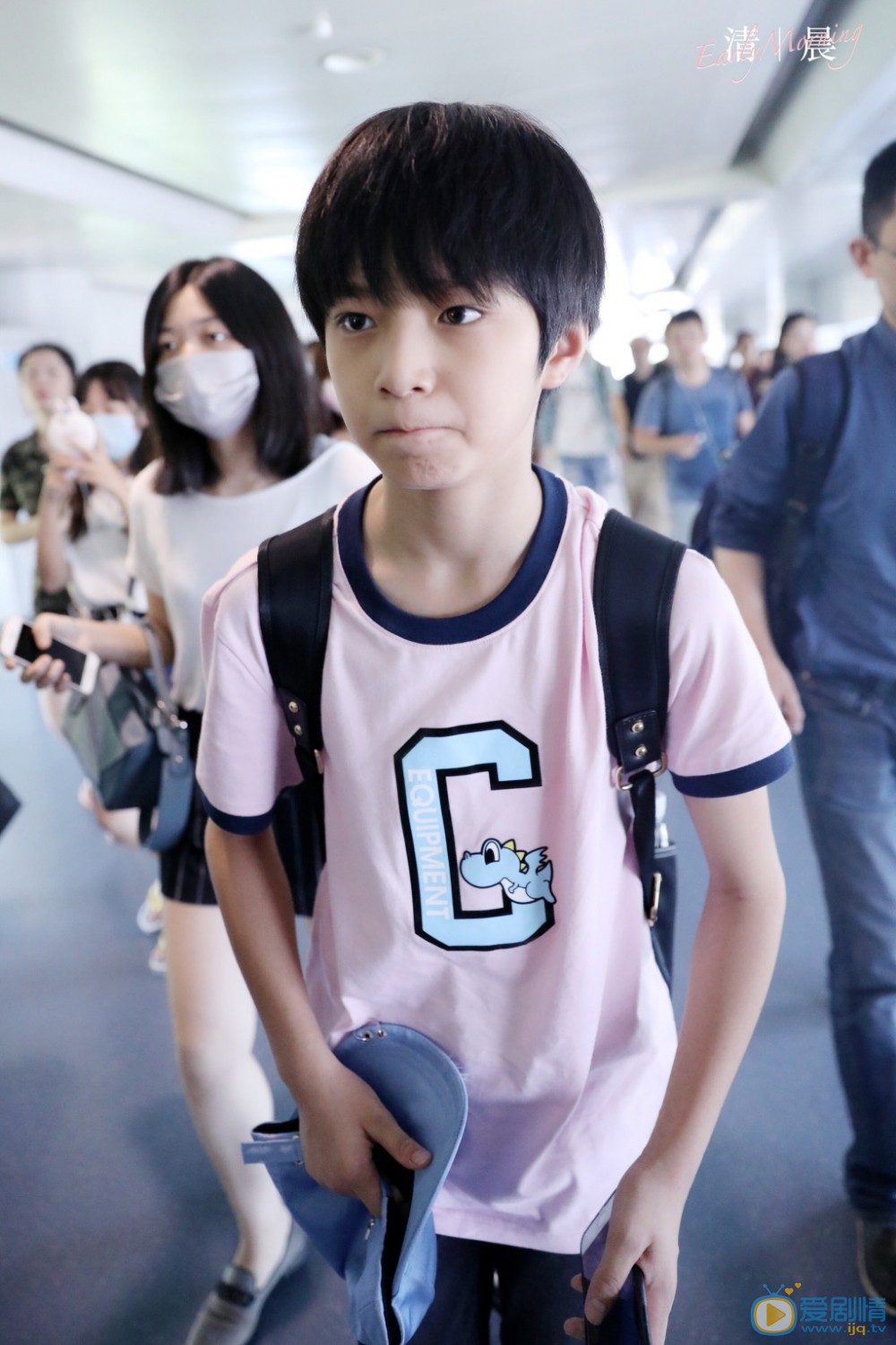 刘耀文街拍照写真 刘耀文高清写真_刘耀文高清剧照