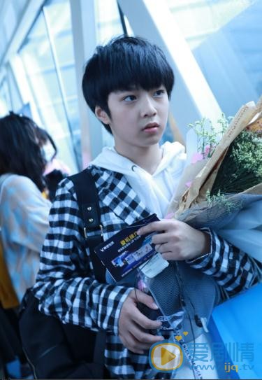 刘耀文机场照写真 刘耀文高清写真_刘耀文高清剧照