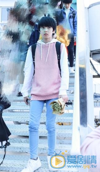 刘耀文街拍照写真 刘耀文高清写真_刘耀文高清剧照