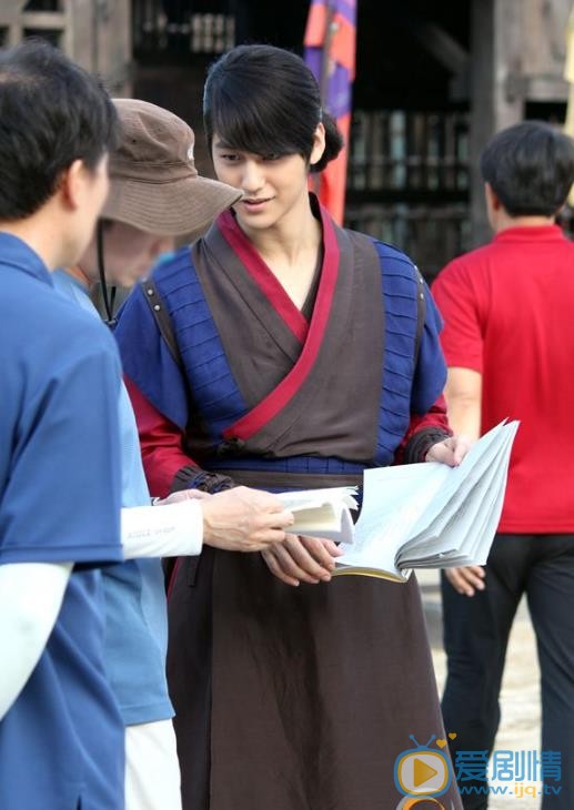 金范《火之女神井儿》剧照 金范高清写真_金范高清剧照