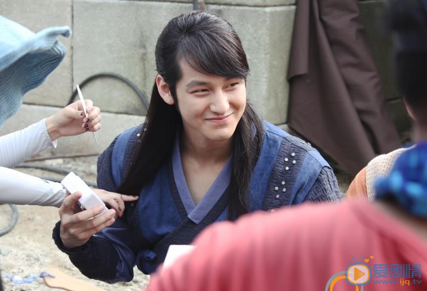 金范《火之女神井儿》剧照 金范高清写真_金范高清剧照