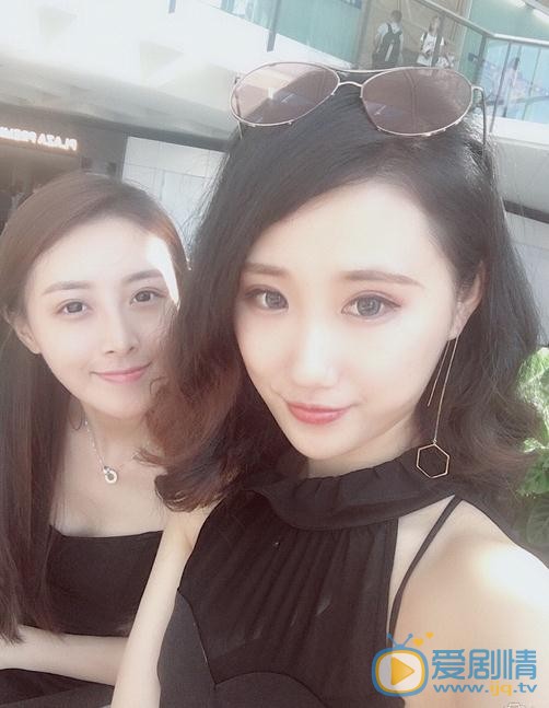 陈赛赛与人合照 陈赛赛高清写真_陈赛赛高清剧照