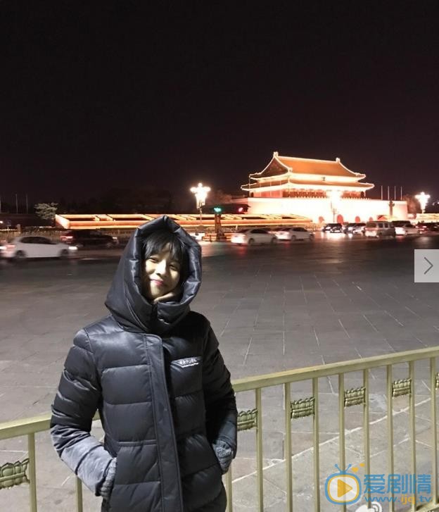papi酱旅行街拍照 papi酱高清写真_papi酱高清剧照